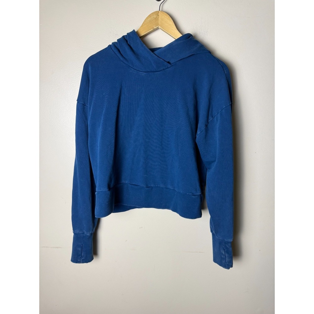 JoyLab Cropped Sweatshirt Womens M Blue Solid Thumbhole Casual